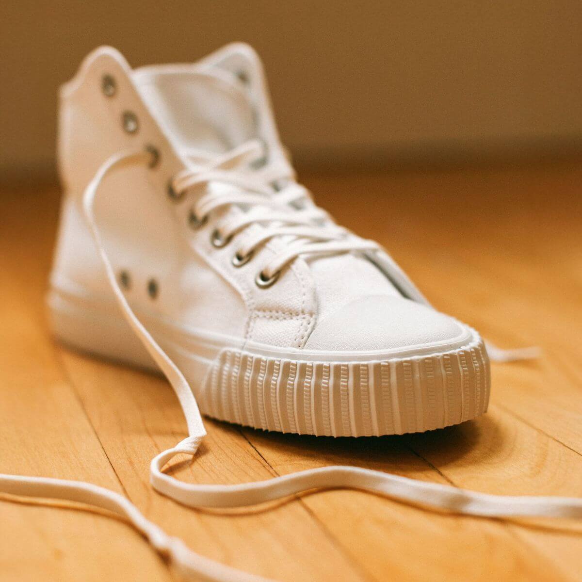 Retro inspired high-top sneakers all white