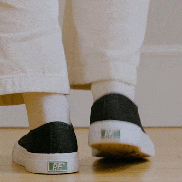 Low-top black sneakers