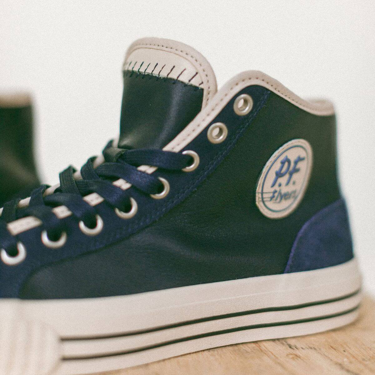 Retro high-top navy leather shoes