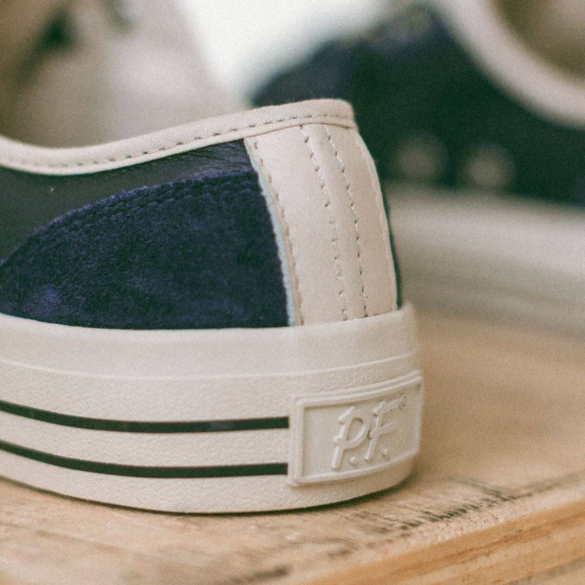 Low-top premium leather navy shoes