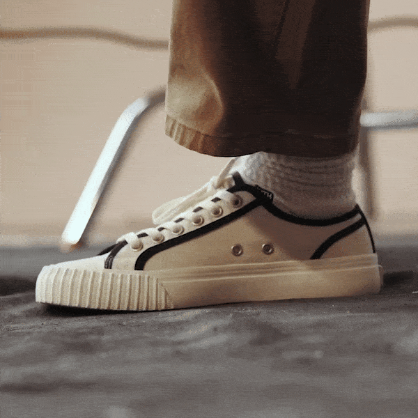 Center Low-Top Off White/Navy