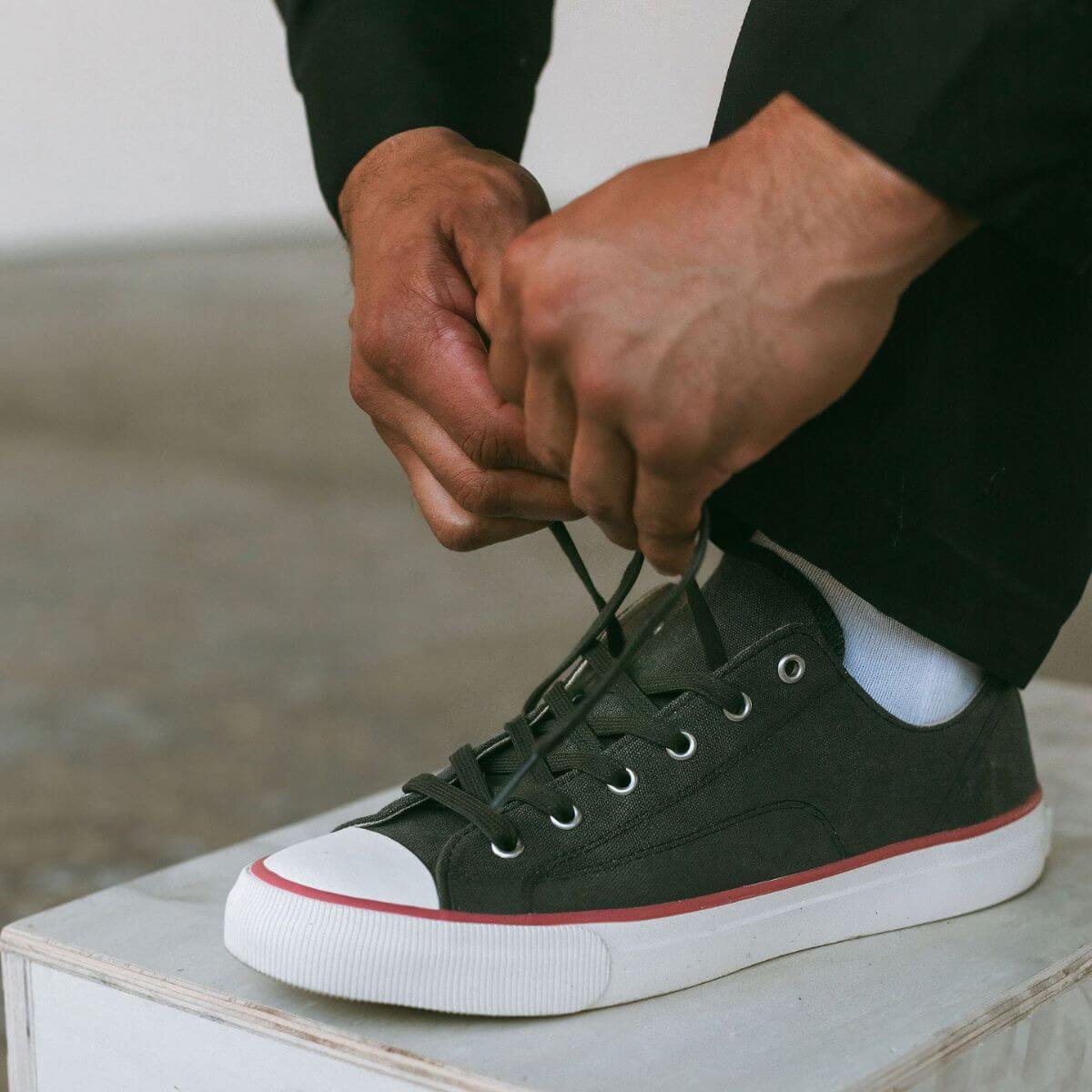 All-American Low-Top Antique Black/Crimson