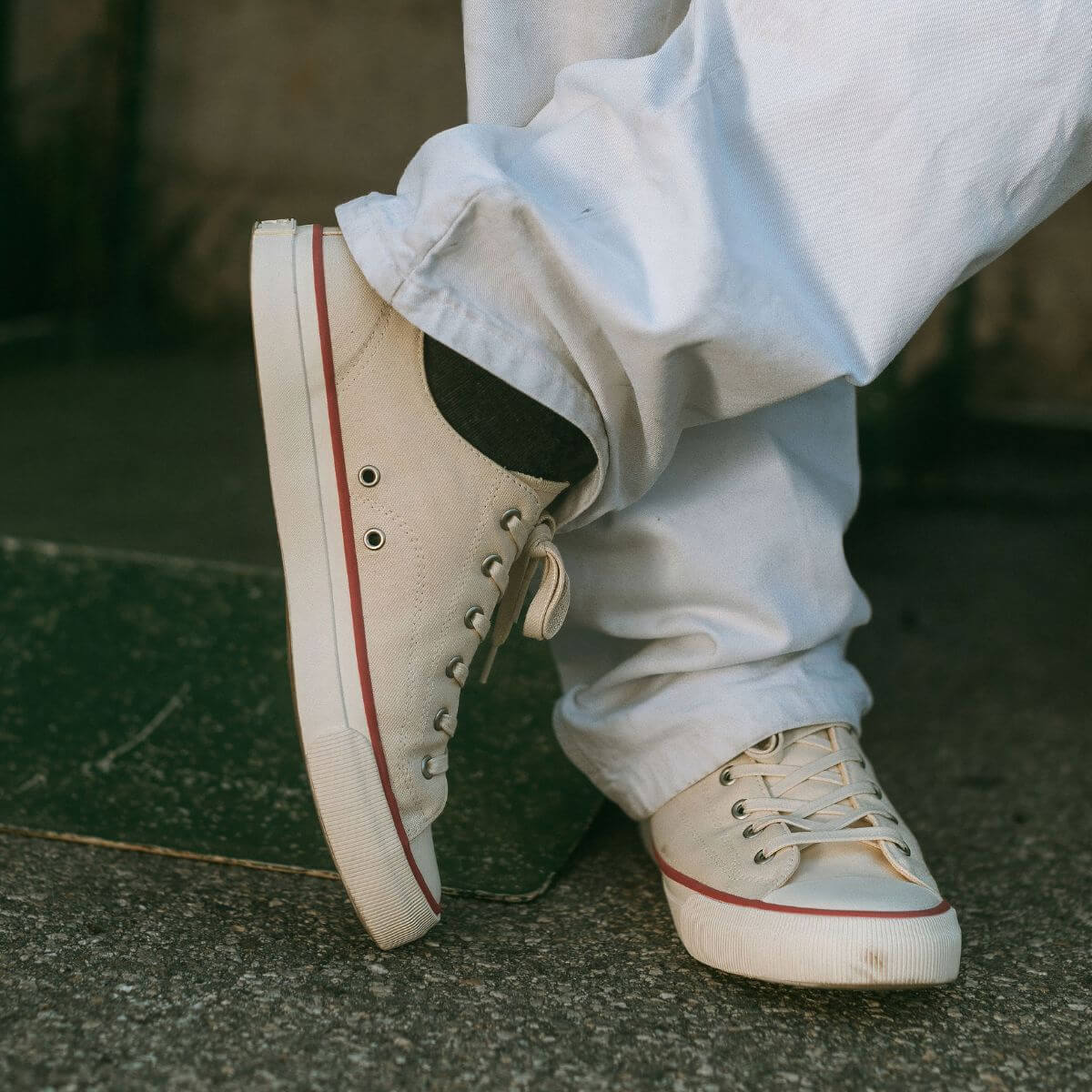 All-American Low-Top Antique White/Crimson