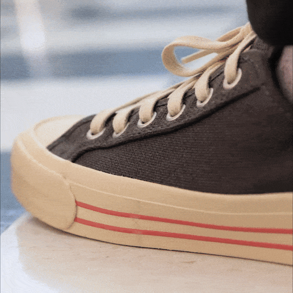 Center Low-Top Black/Biscotti