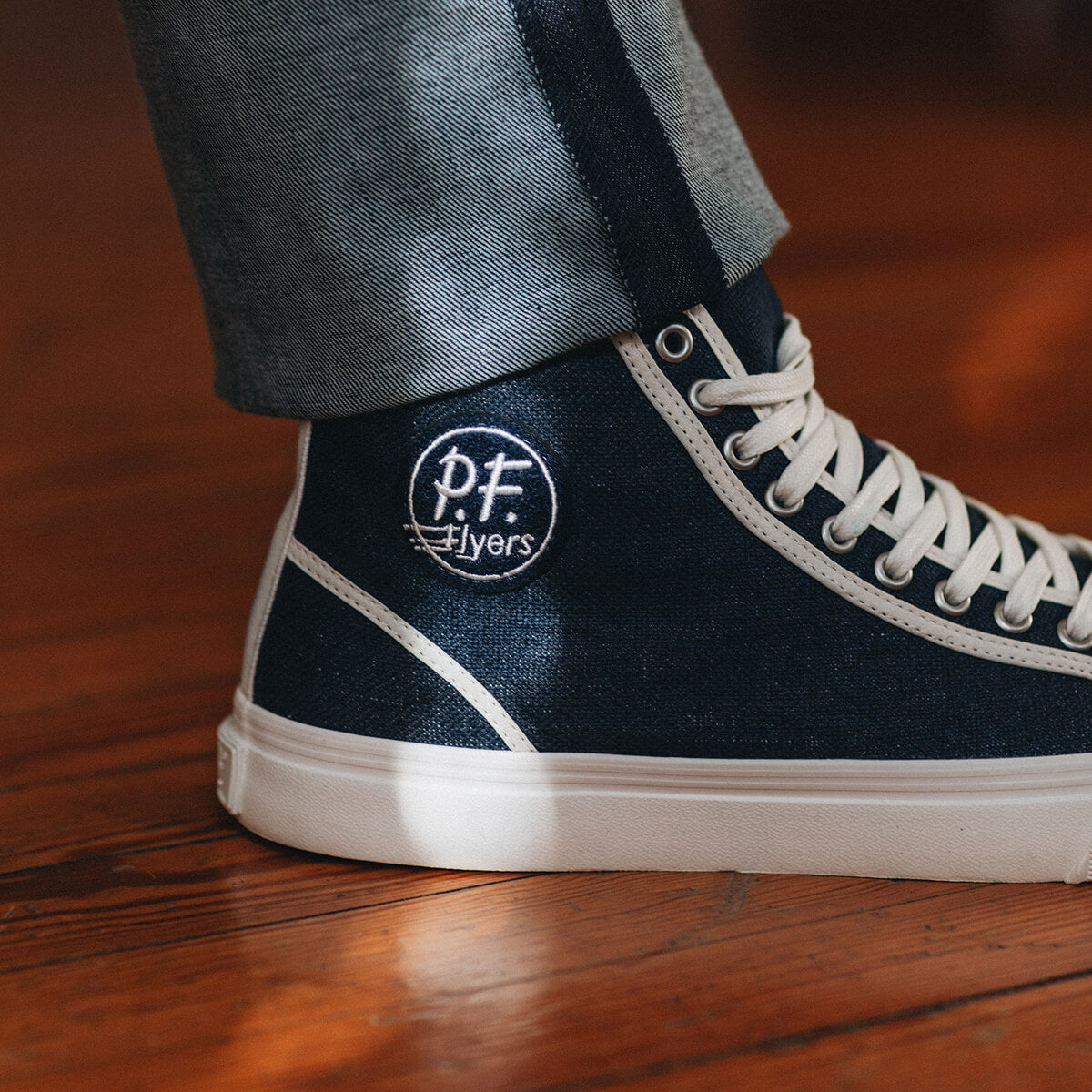 Center High-Top Navy/Off White
