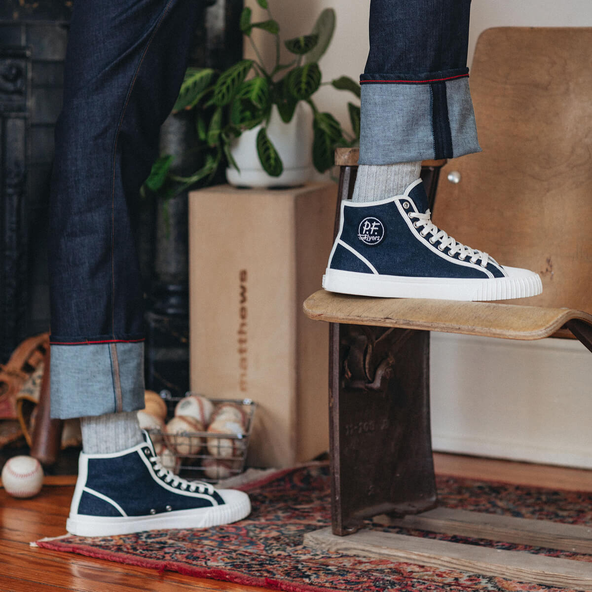 Center High-Top Navy/Off White