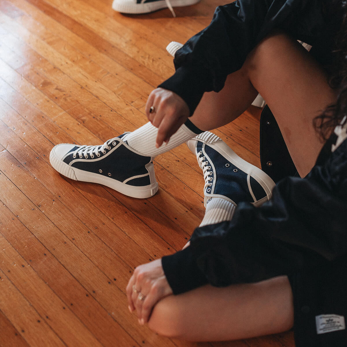 Center High-Top Navy/Off White