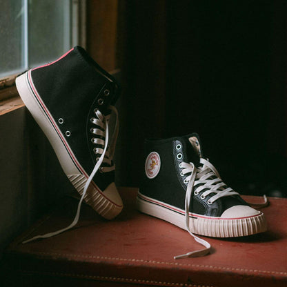 Retro black canvas high-tops