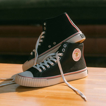 Vintage-style black lace-up shoes